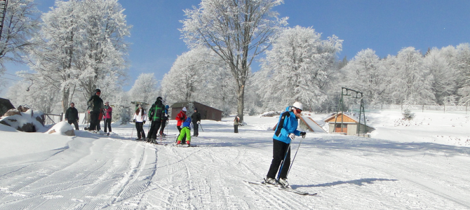 Bucurați-vă de schi şi de oportunităţile ierni!