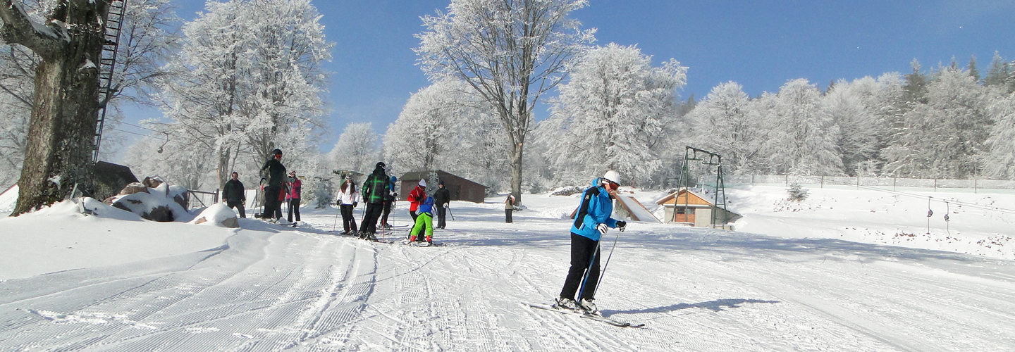 Bucurați-vă de schi şi de oportunităţile ierni!